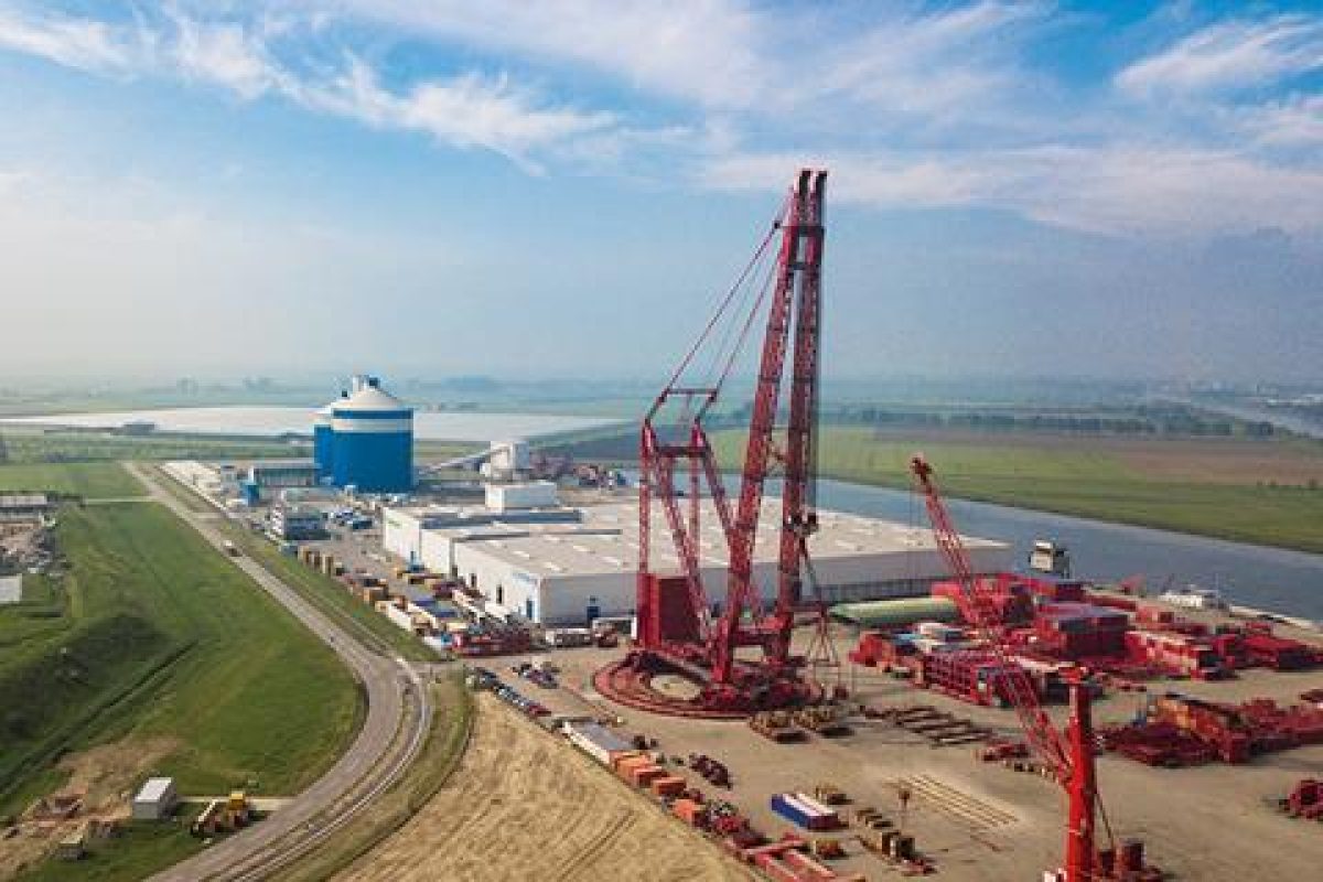 mammoet and ale takeover talks
