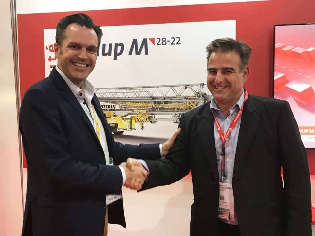 manitowoc cranes axyom france distributor