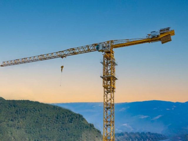 manitowoc launch new version of potain mct565