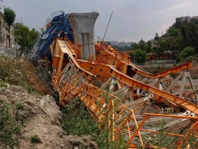 mexico city toluca crane collapse