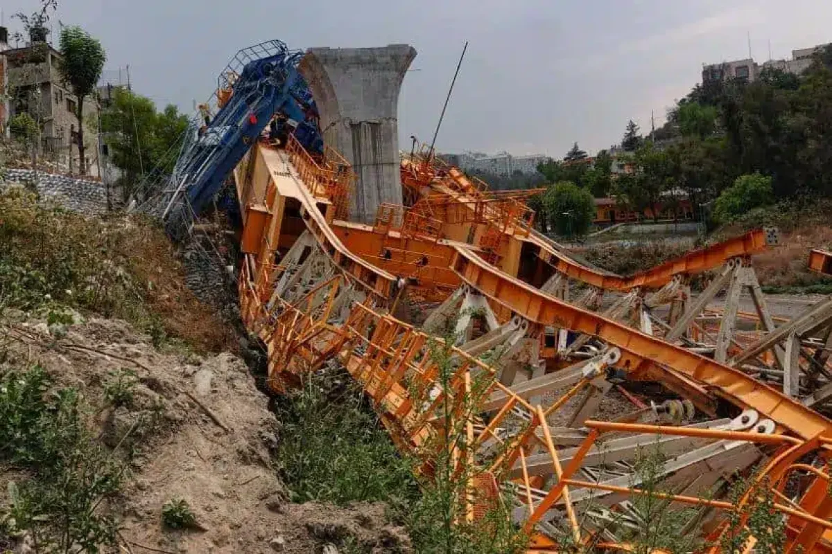 mexico city toluca crane collapse