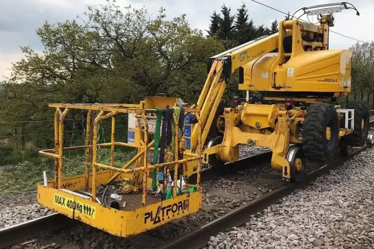 rail crane crash mewp in essex 2021