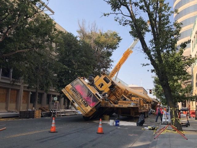 sacramento california grove gmk7550 crane collapse 3