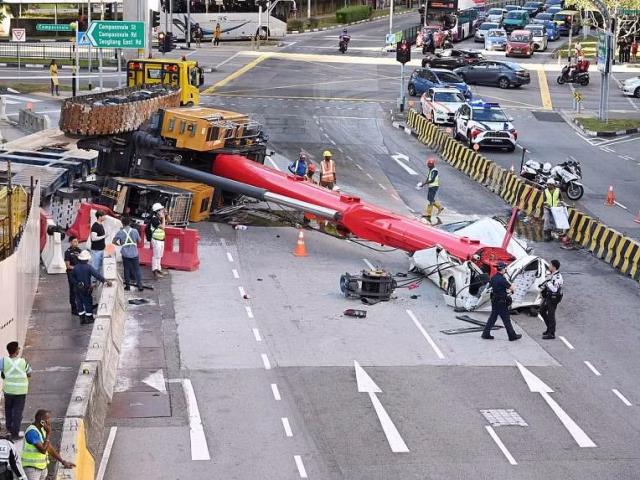 telescopic crawler ten league accident 1