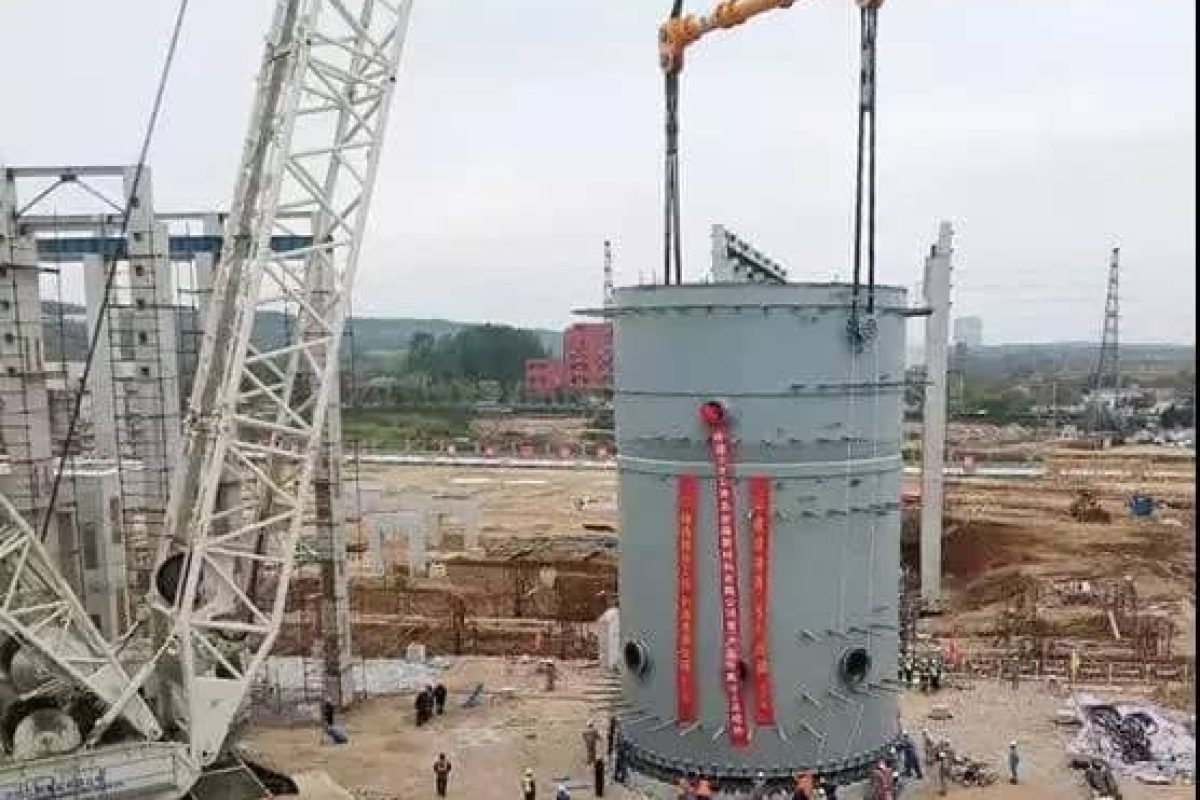 1,600 tonne hoisting segment of separation tower