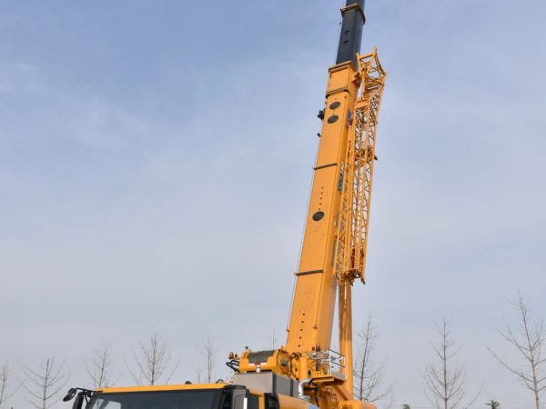 XCMG XCA130L7_1 All Terrain Crane
