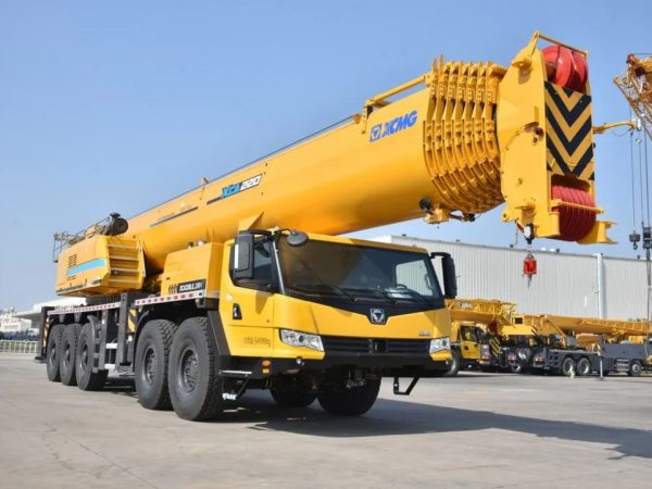 XCMG XCA220L8_2 All Terrain Crane