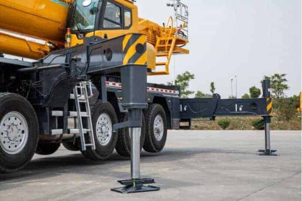 Outrigger of XCT110-1